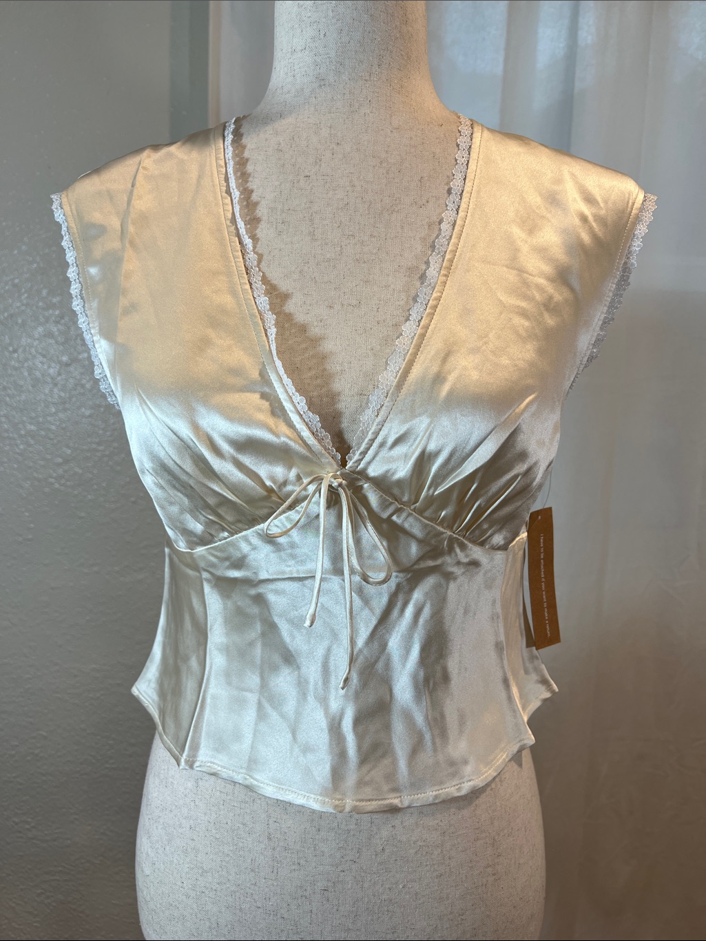 Kourt Arida 100% Silk Ivory Lace-Trim Camisole Top